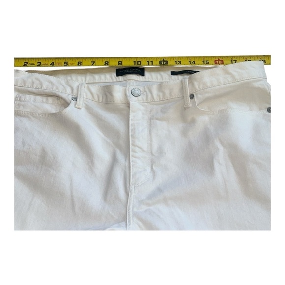 Banana Republic Premium Denim -White Skinny Jeans - Plus Size 33 - Picture 4 of 10